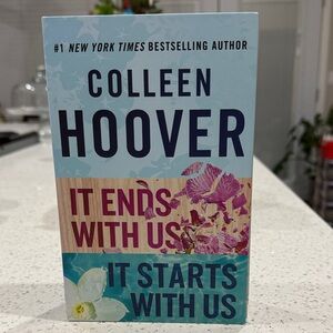 Colleen Hoover 2-in-1 Boxed Set – It Ends With Us & It Starts With Us